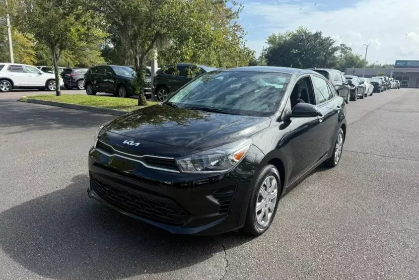 2023 Kia Rio LX photo 1