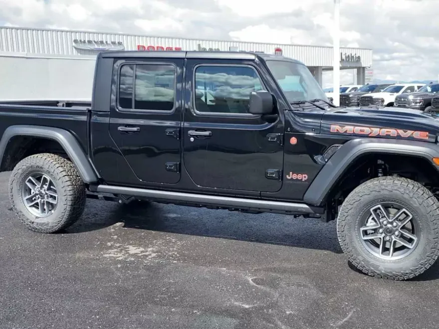 2025 Jeep Gladiator Mojave photo 2