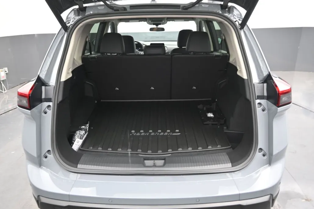 2026 Nissan Rogue SV photo 1