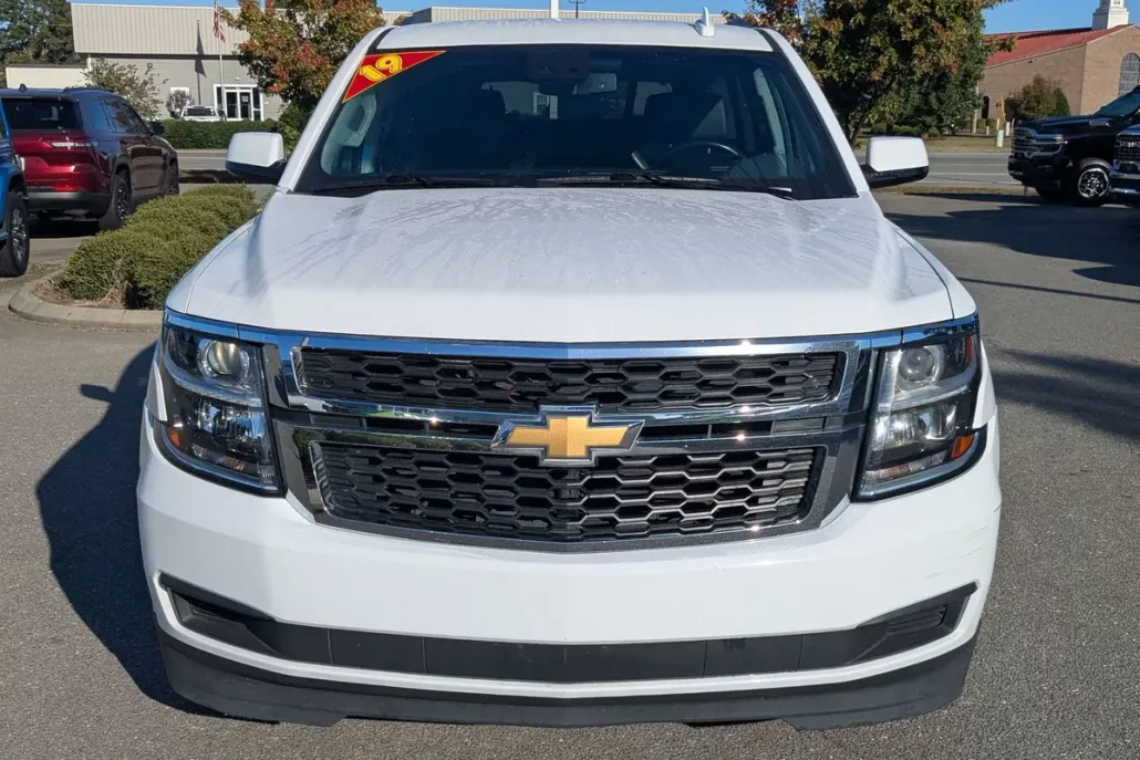 2019 Chevrolet Tahoe LT photo 1
