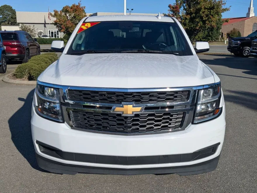 2019 Chevrolet Tahoe LT photo 1