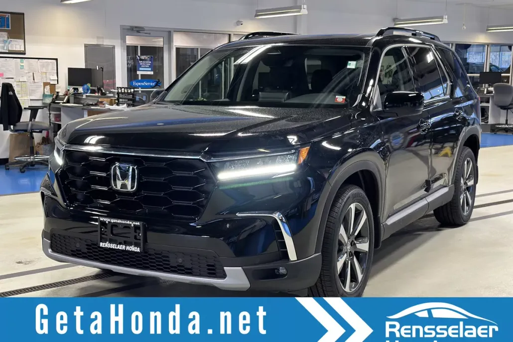 2025 Honda Pilot Touring photo 1