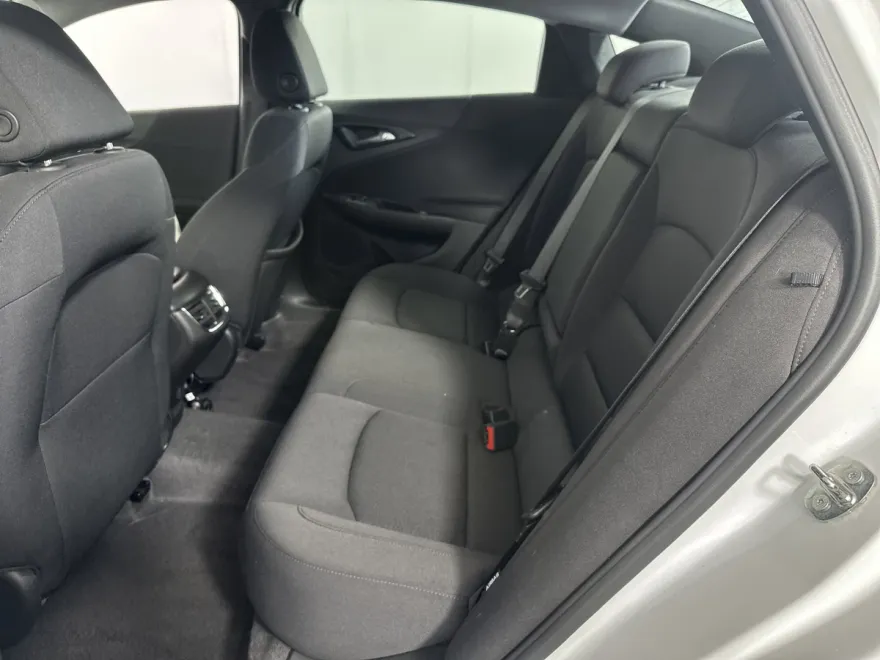 2023 Chevrolet Malibu 1LT photo 1