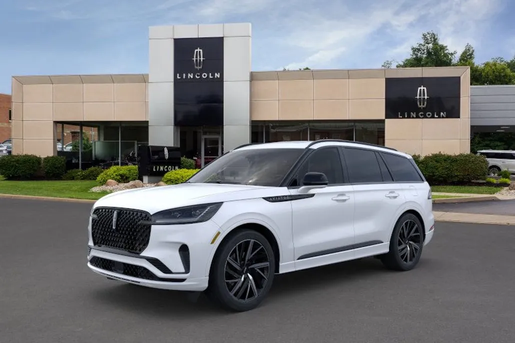 2025 Lincoln Aviator Black Label photo 1