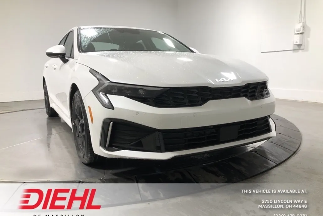 2025 Kia K5 LXS photo 1