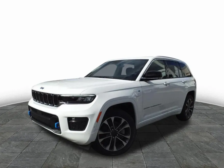 2024 Jeep Cherokee Overland 4xe photo 1