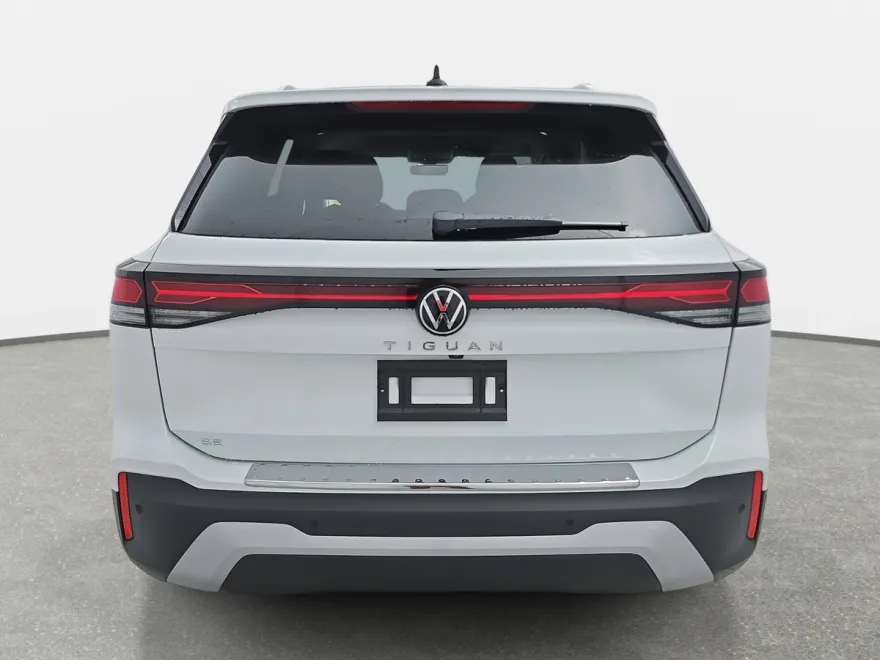 2025 Volkswagen Tiguan SE photo 1