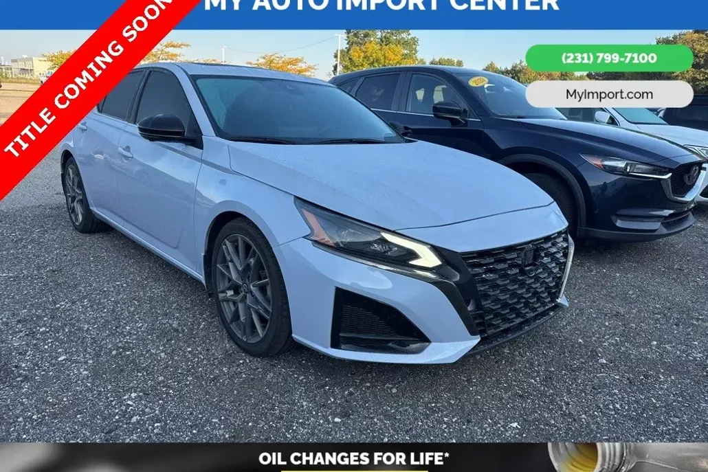 2023 Nissan Altima SR VC-Turbo photo 1