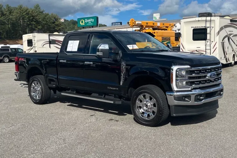2024 Ford F-250 Lariat photo 1