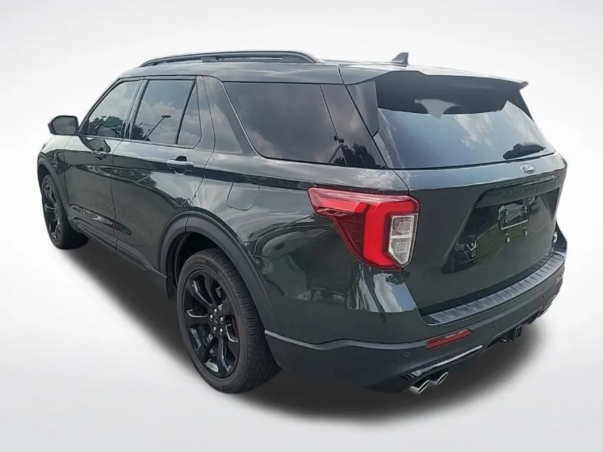 2022 Ford Explorer ST photo 1