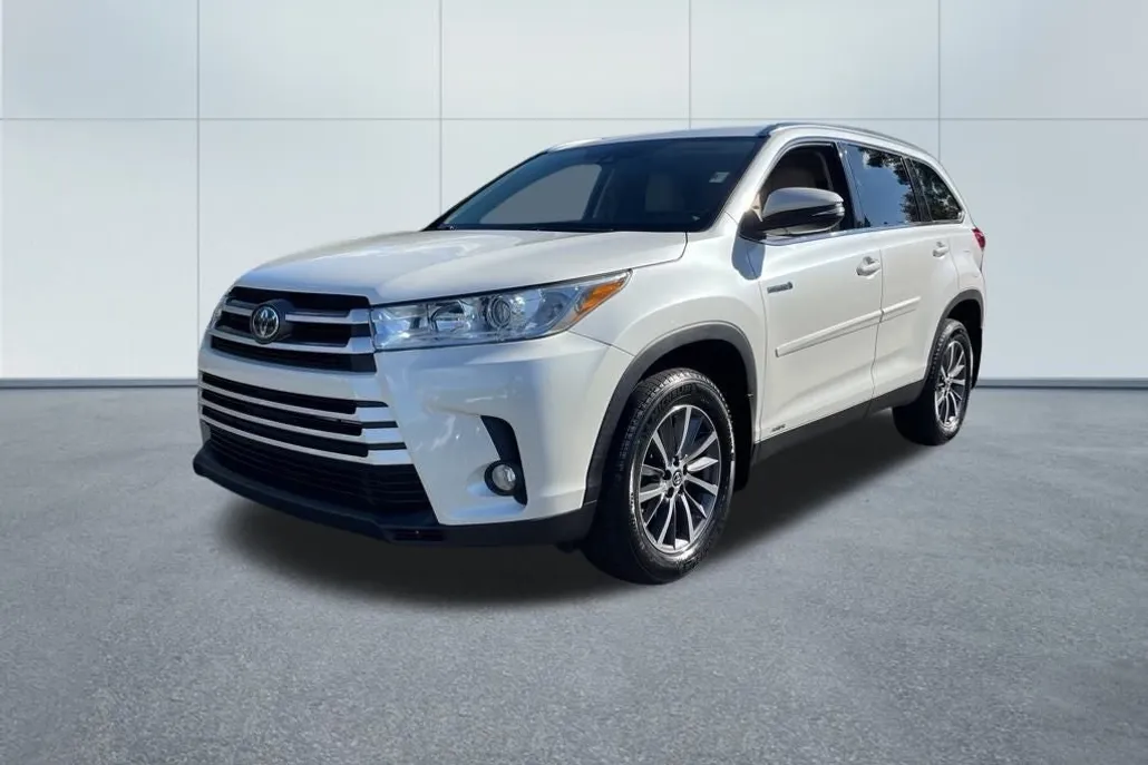 2019 Toyota Highlander Hybrid XLE photo 1