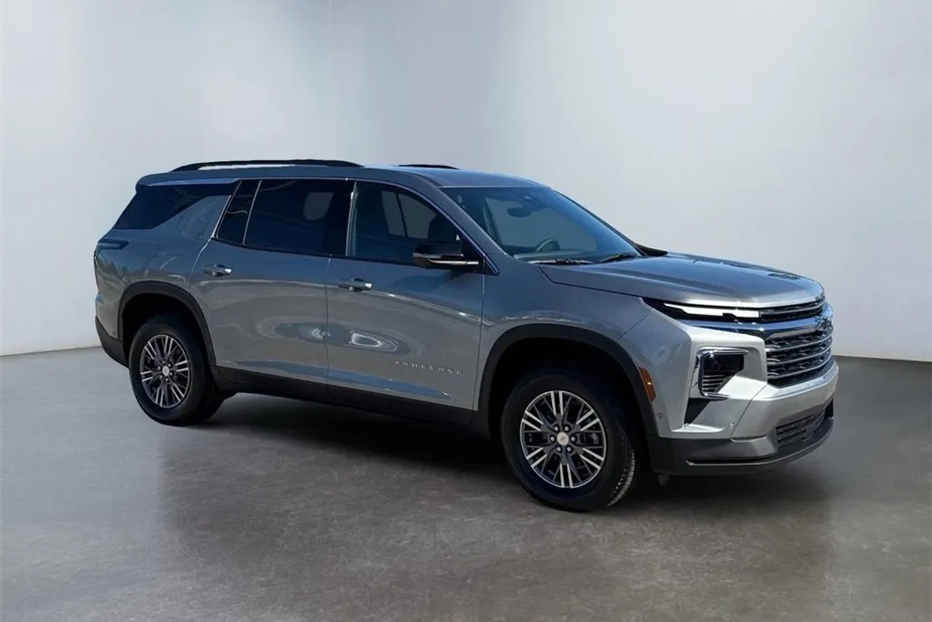 2026 Chevrolet Traverse photo 1