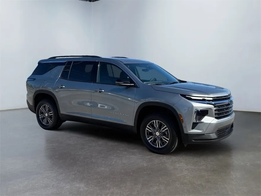 2026 Chevrolet Traverse photo 1