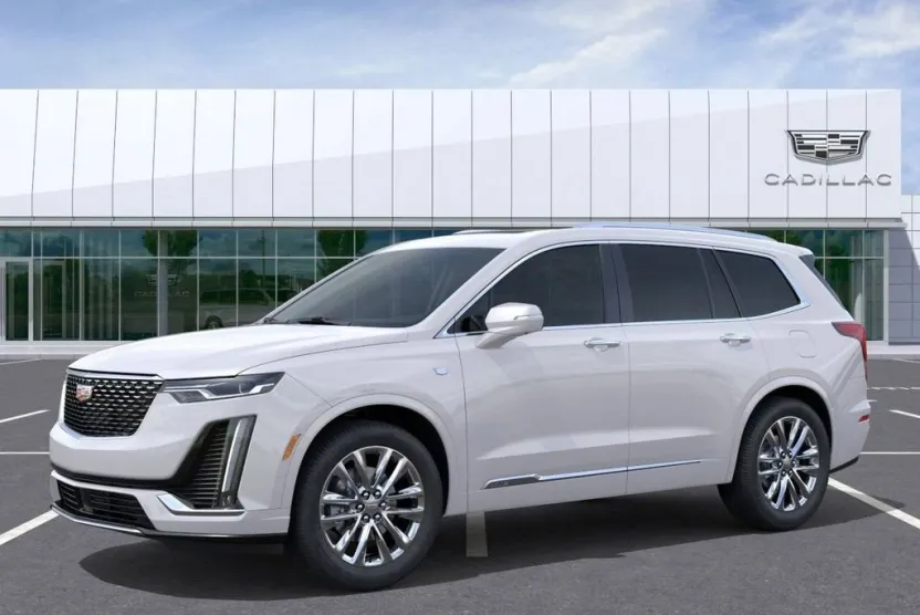 2025 Cadillac XT4 Premium Luxury photo 1