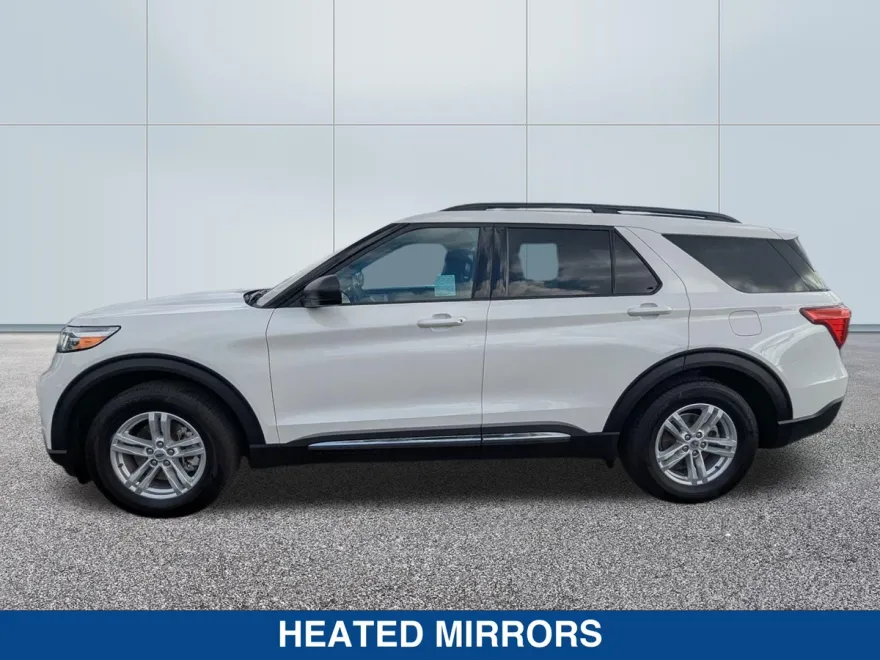 2023 Ford Explorer XLT photo 1