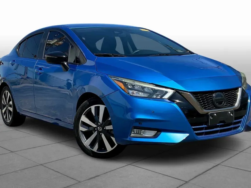 2020 Nissan Versa SR photo 1
