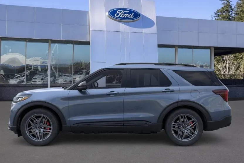 2025 Ford Explorer ST photo 1