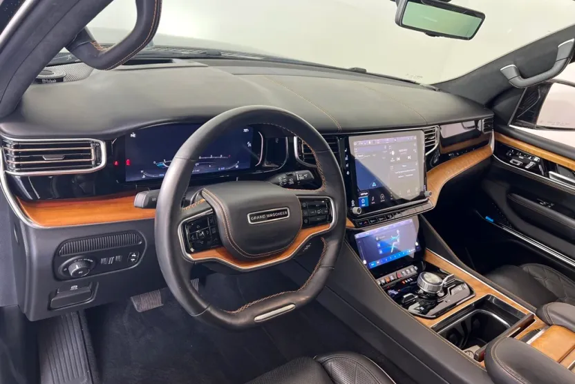 2022 Jeep Grand Wagoneer III photo 1