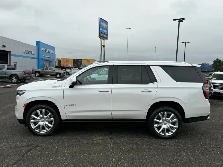 2022 Chevrolet Tahoe High Country photo 1