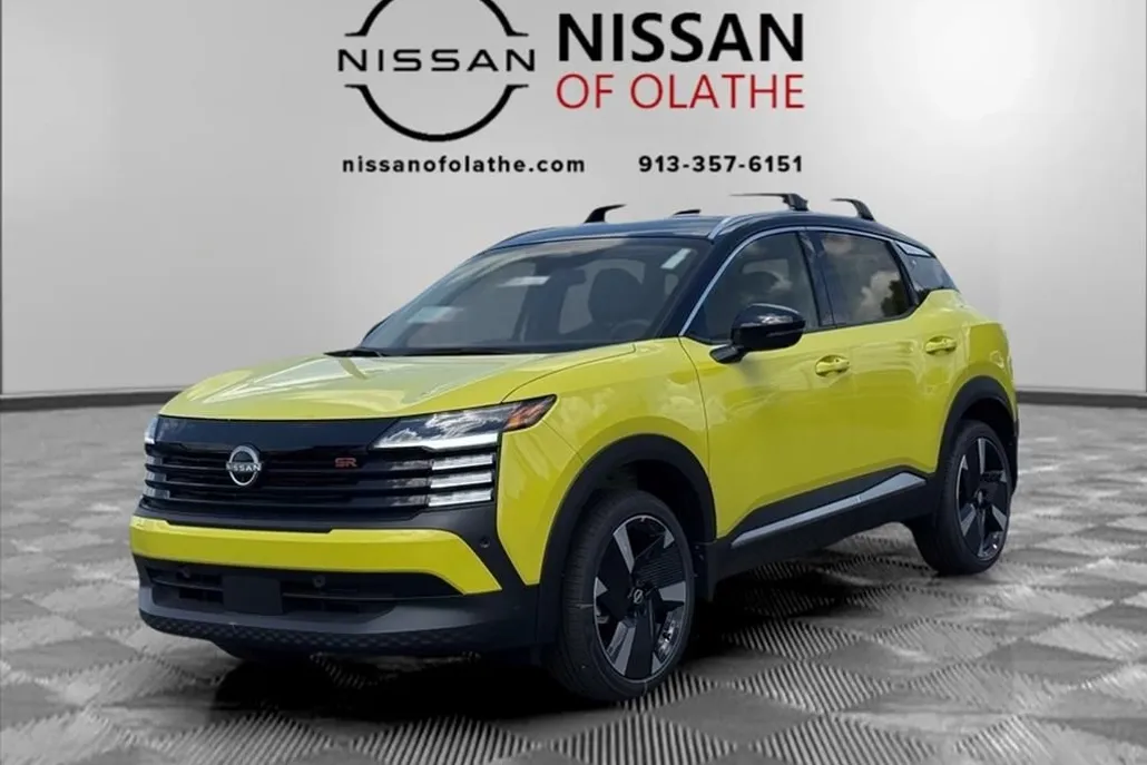 2025 Nissan Kicks SR photo 1