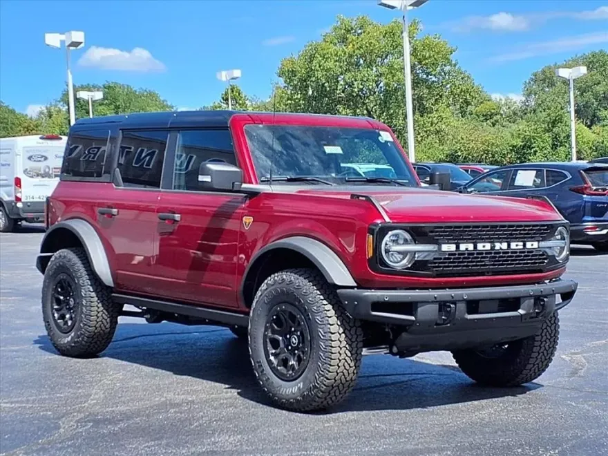2025 Ford Bronco Badlands photo 1