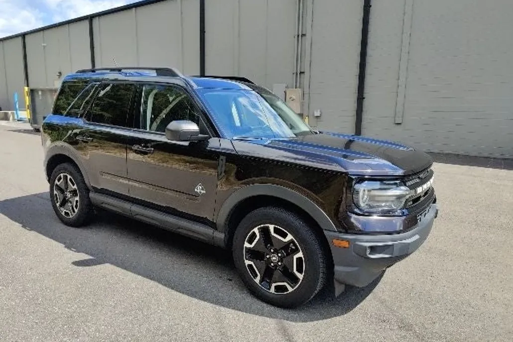 2021 Ford Bronco Sport Outer Banks photo 1