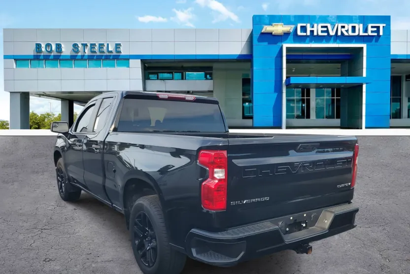 2025 Chevrolet Silverado 1500 Custom photo 1