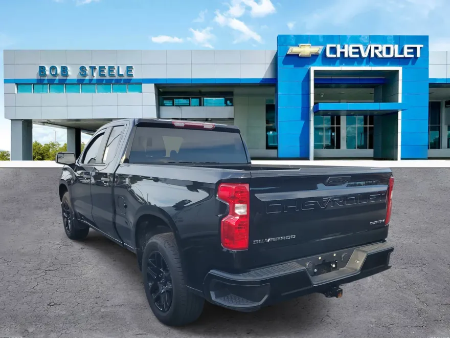 2025 Chevrolet Silverado 1500 Custom photo 1