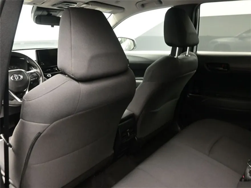 2024 Toyota Corolla Cross LE photo 1