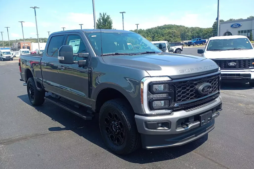 2026 Ford F-250 Lariat photo 1