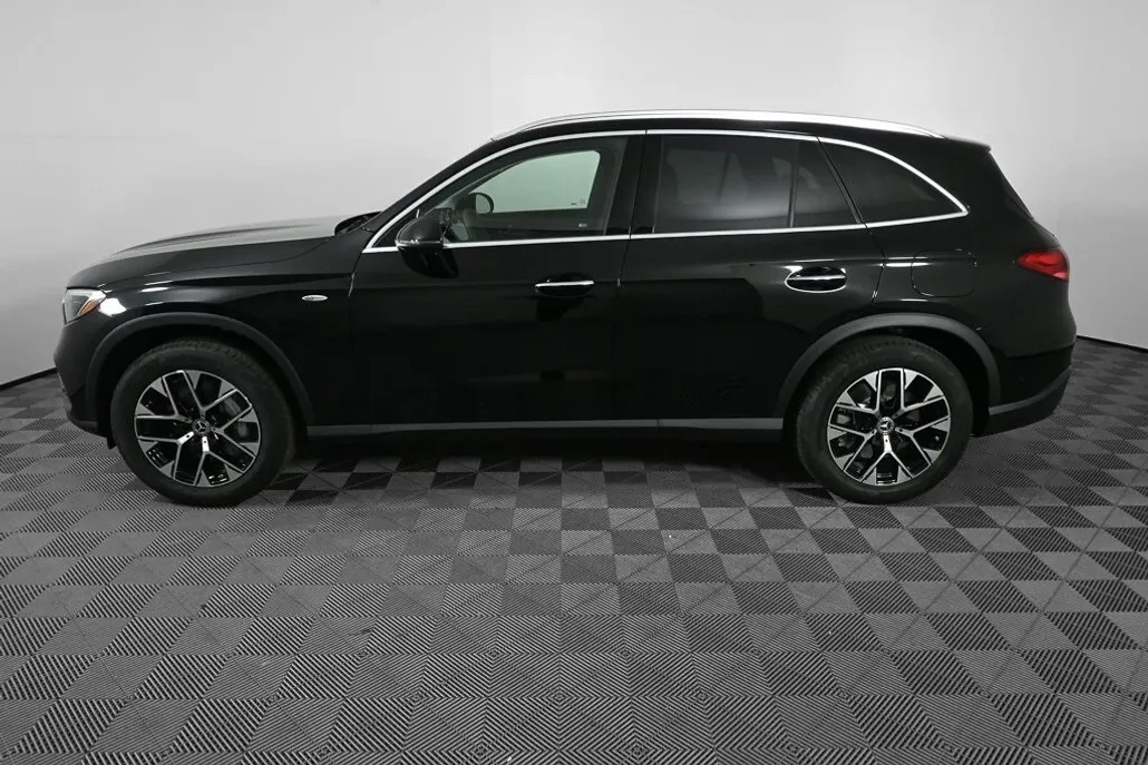 2025 Mercedes Benz GLC 350e 4MATIC photo 1