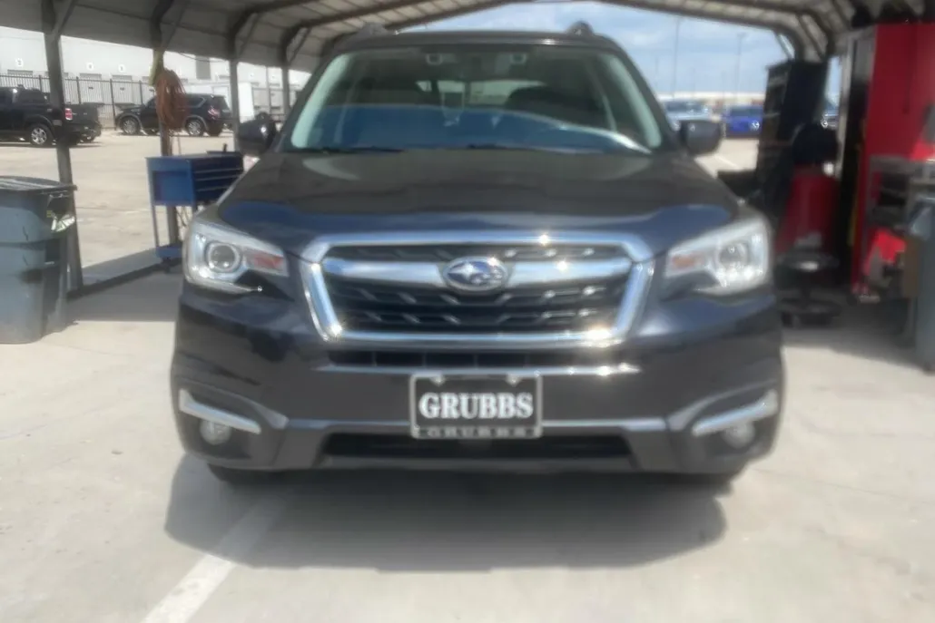 2018 Subaru Forester Limited photo 1