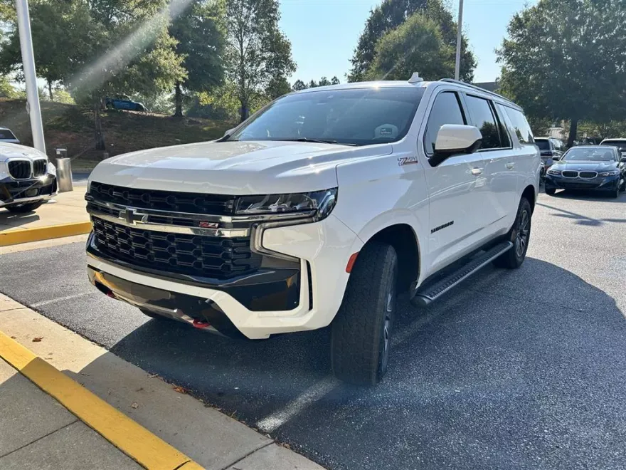 2022 Chevrolet Suburban Z71 photo 1