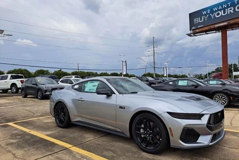2025 Ford Mustang GT Premium photo 1