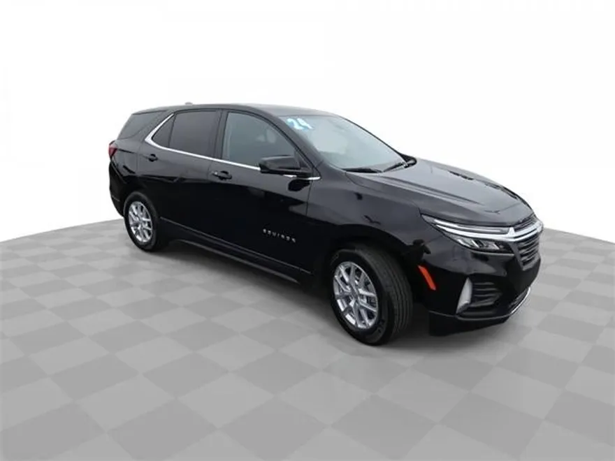 2024 Chevrolet Equinox LT photo 1