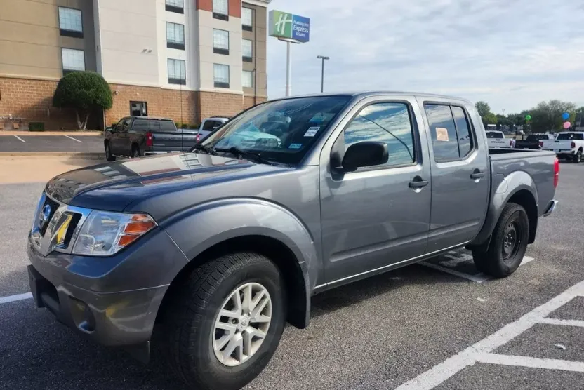 2019 Nissan Frontier SV photo 1