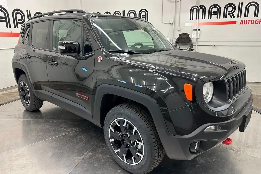 2023 Jeep Renegade Trailhawk photo 1