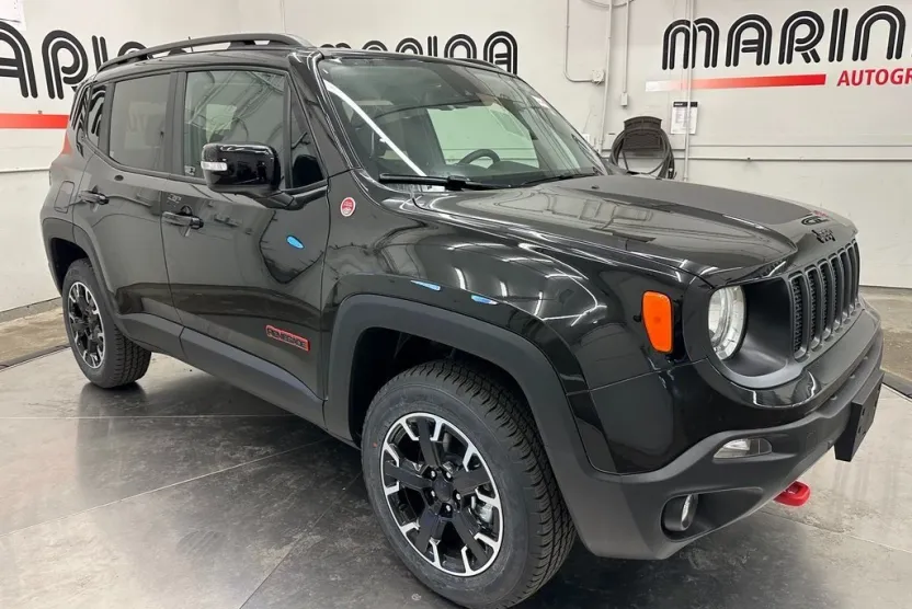 2023 Jeep Renegade Trailhawk photo 1