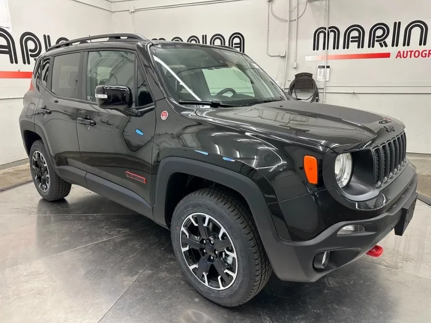 2023 Jeep Renegade Trailhawk photo 1