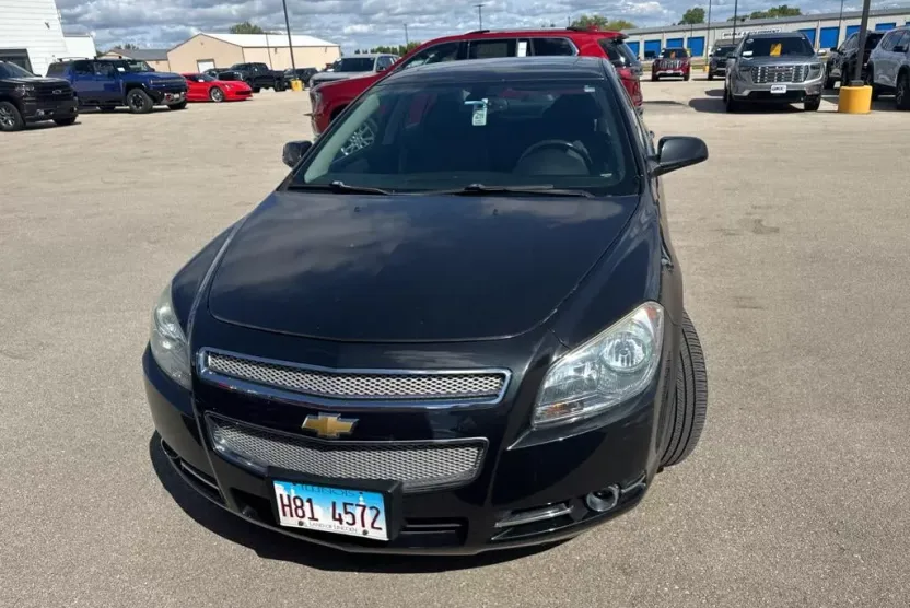 2010 Chevrolet Malibu LTZ photo 1
