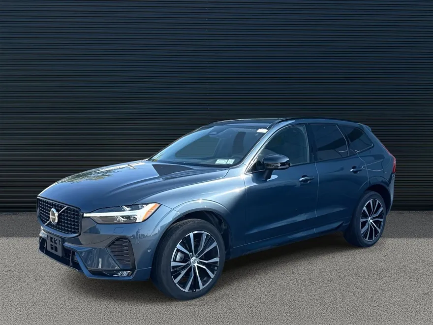 2025 Volvo XC60 B5 Plus photo 1