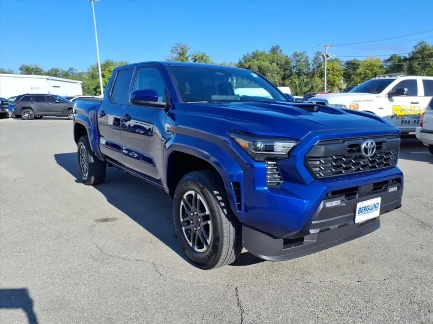 2025 Toyota Tacoma TRD Sport photo 1