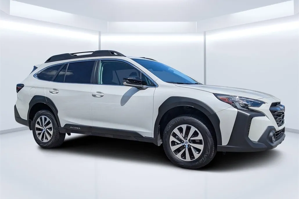 2025 Subaru Outback Premium photo 1