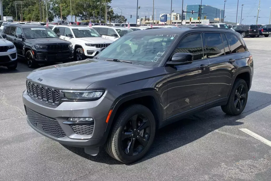 2023 Jeep Grand Cherokee Limited photo 1