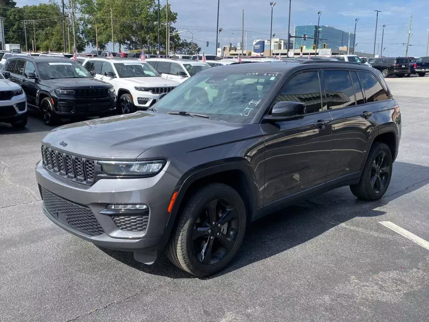 2023 Jeep Grand Cherokee Limited photo 1