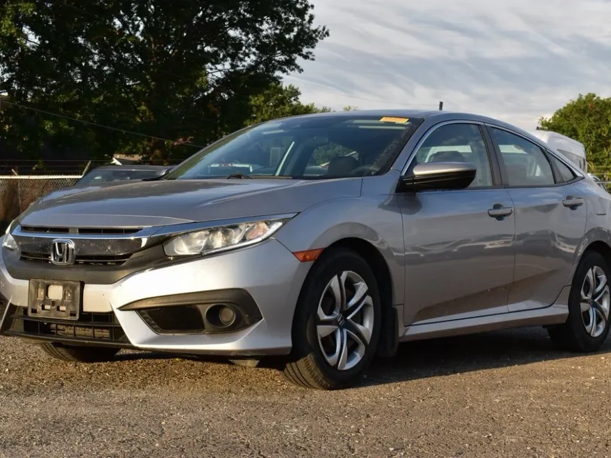 2017 Honda Civic LX photo 1