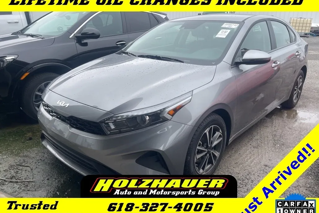 2024 Kia Forte LXS photo 1