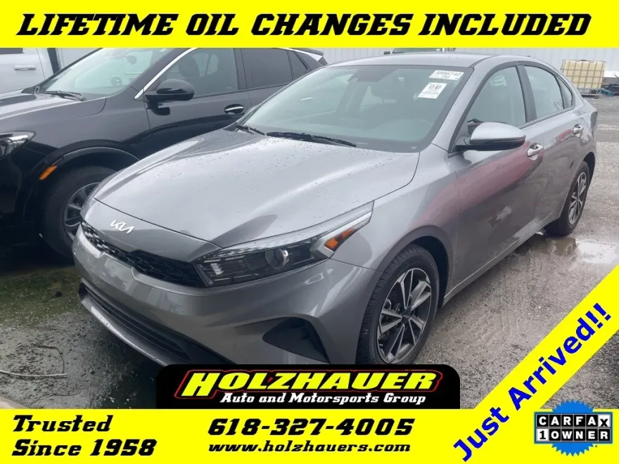 2024 Kia Forte LXS photo 1