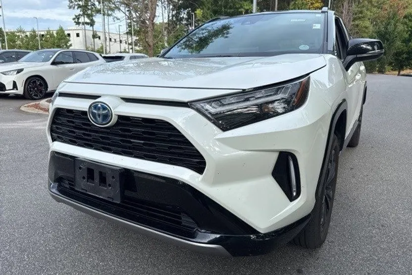 2022 Toyota RAV4 Hybrid XSE photo 1