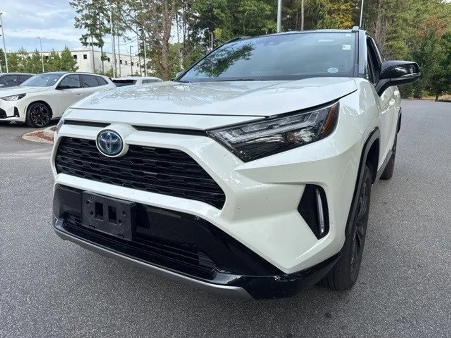 2022 Toyota RAV4 Hybrid XSE photo 1